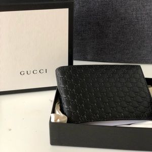 GUCCI men’s wallet 💯 authentic